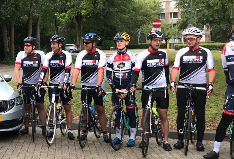 Hercuton-medewerkers fietsen met selectie DJR