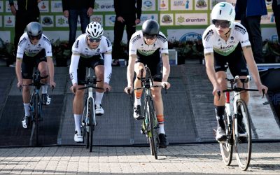 Junioren in top tien ploegentijdrit NCK