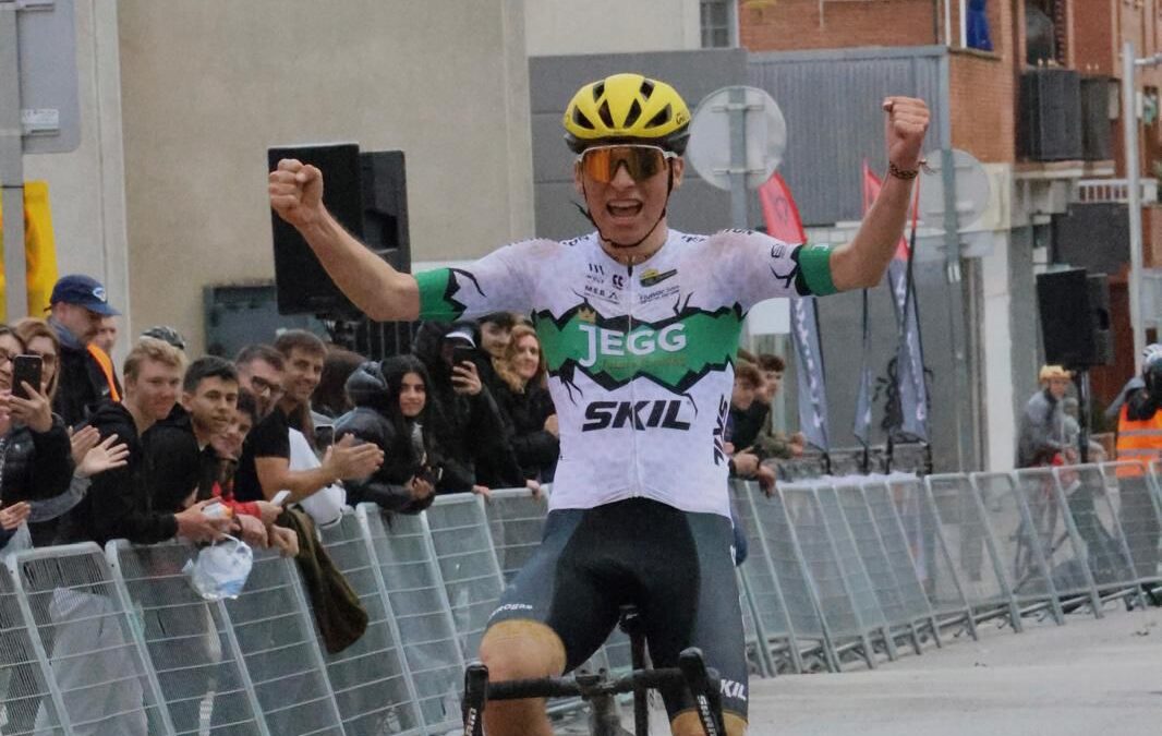 Junioren JEGG-SKIL-DJR winnen Spaanse GP Franqueses  