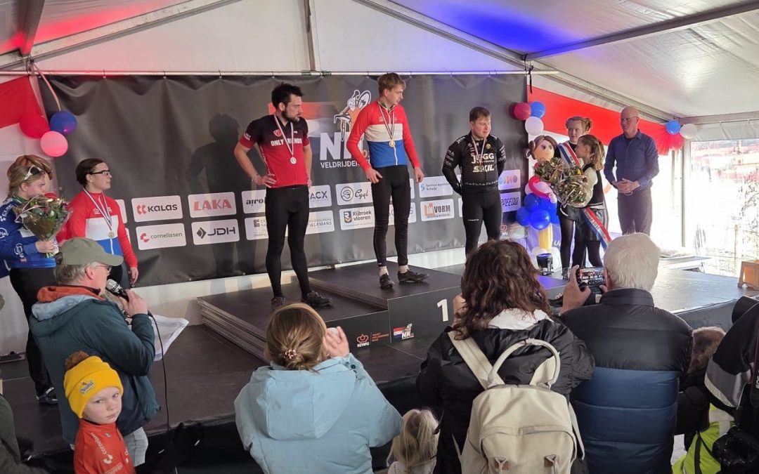 Ijssel Nikkels brons op NK veldrijden in Volkel en manmoedig gekoerst door de jeugd.